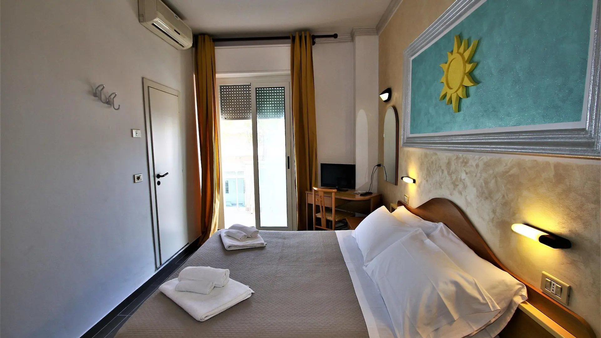 Hotel De Amicis 里乔内