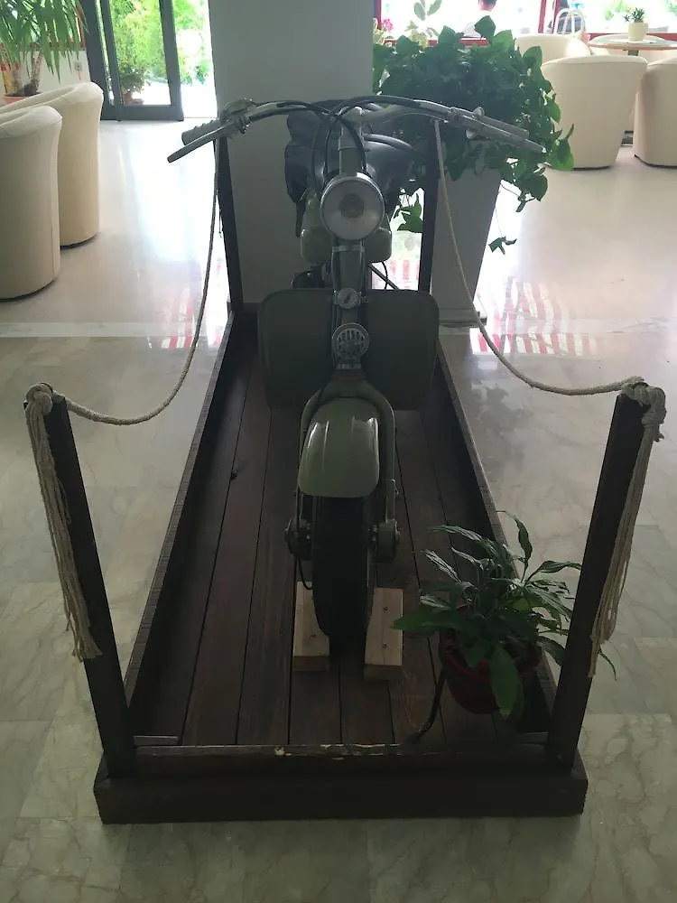 Hotel De Amicis 里乔内