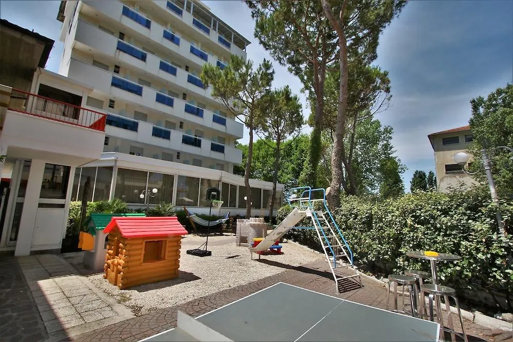 Hotel De Amicis 里乔内 3*,  意大利
