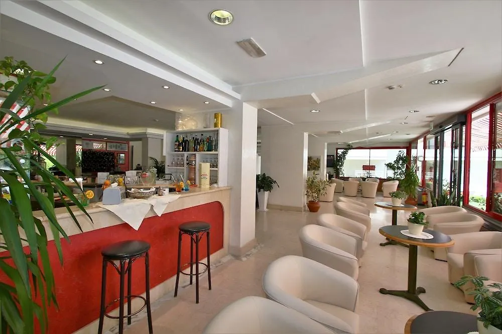 Hotel De Amicis 里乔内