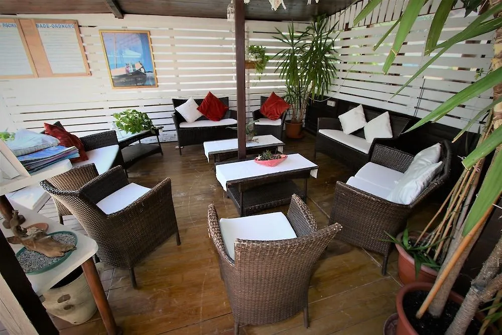Hotel De Amicis Riccione 3*,